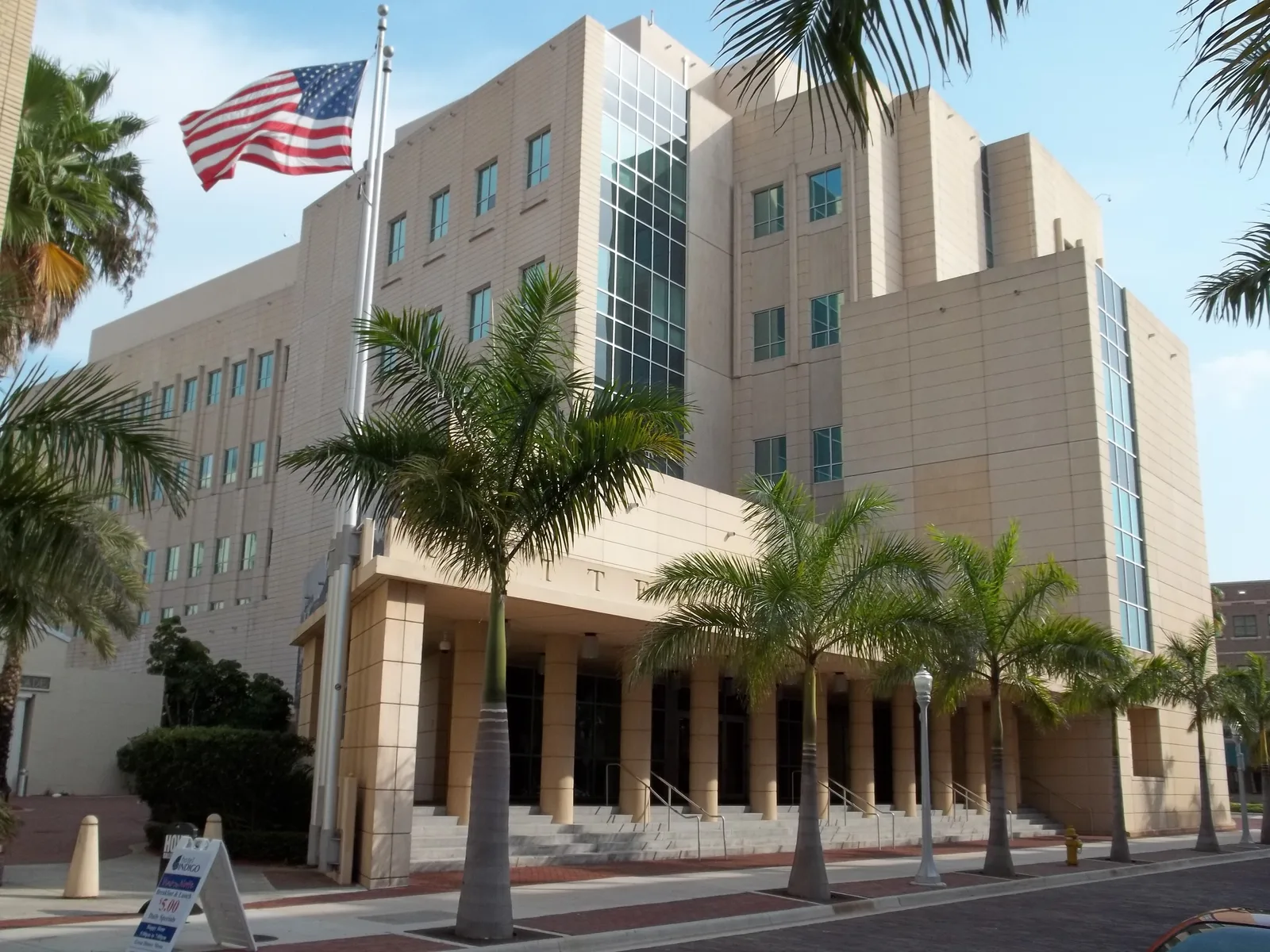 The U.S. flag outside the federal courthouse on First Street in downtown Fort Myers.